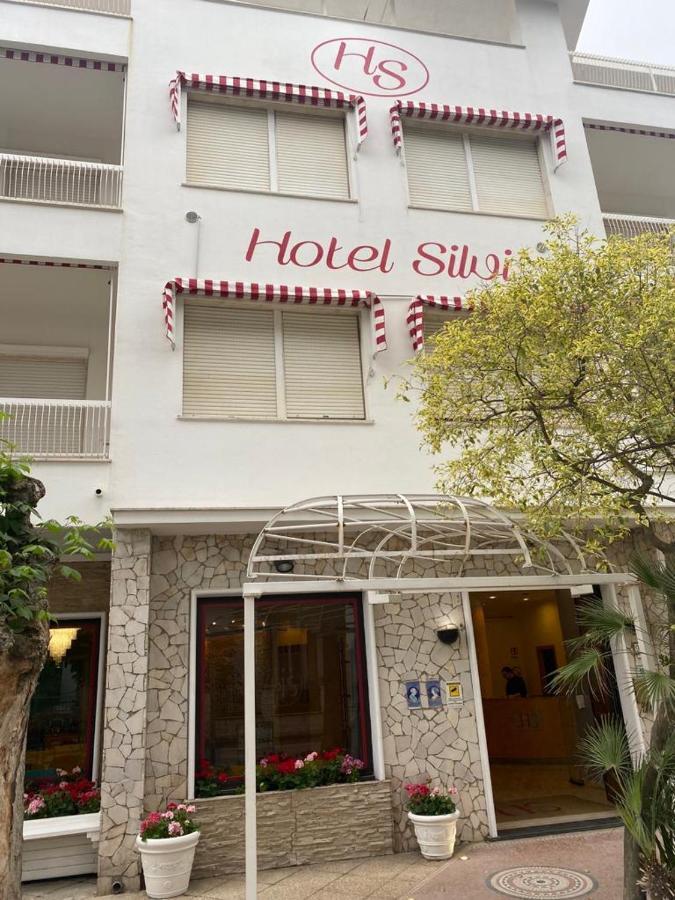 Hotel Silvi Силви Марина Екстериор снимка