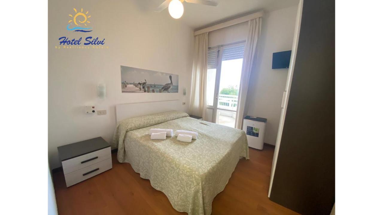 Hotel Silvi Силви Марина Екстериор снимка
